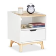 Brita fehér színű bükkfa lábakkal szerelt skandináv stílusú éjjeliszekrény