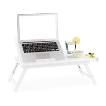 Fehér színű laptop tartó állvány bambuszból kihajtható lábakkal