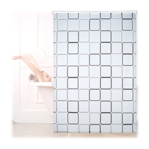 160 x 240 cm nagyméretű zuhanyroló és zuhanyfüggöny rolós kivitelben négyzet mintás 