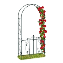 Blatt rózalugas kapu piros színű rózsákkal felfuttatva