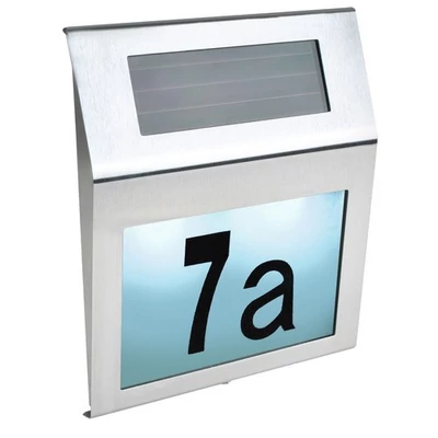 napelemes led háttérvilágítű házszám tábla rozsdamentes acél kerettel és nagyméretű számokkal és betűkkel