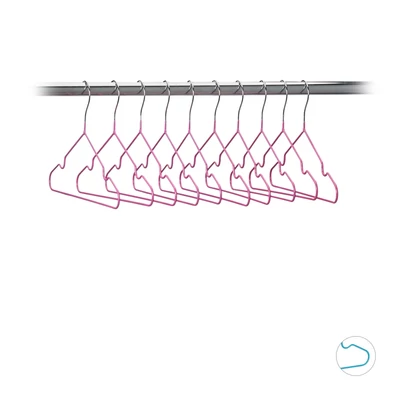 Rózsaszín gyerek vállfa fémből csúszásmentes bevonattal ellátva egymás mellé felakasztgatva