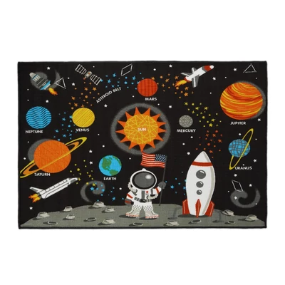 Galaxis mintájú gyerekszoba szőnyeg fekete alapszínnel