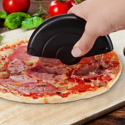 pizzavágó kerék műanyag kézvédős nyéllel