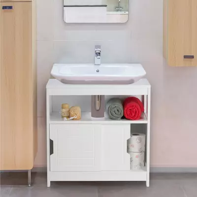 Ahuta mosdószekrény fehér színben kerámiamosdóval és a két oldalán bambusz fürdőszobai szekrényekkel