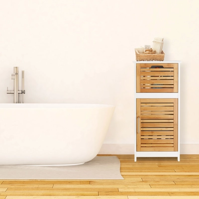 Szabadonálló fürdőkád mellett elhelyezett Bunkó fürdőszoba szekrény bambuszból