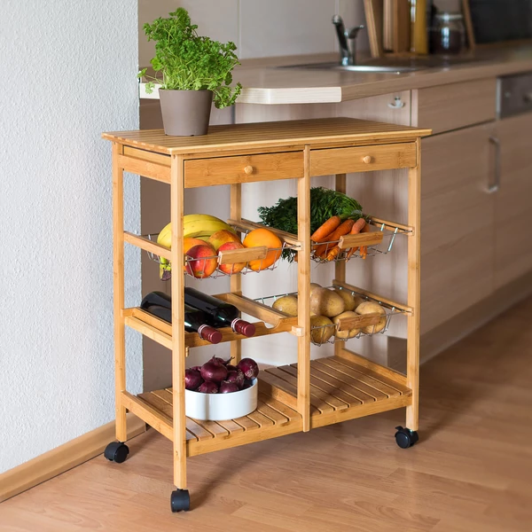 Jamess XXL bambusz zsúrkocsi és tálalókocsi a konyhaszekrény mellett