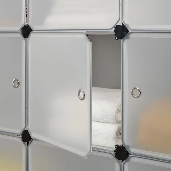 Tágas ruhatároló bútor cipőknek kiegészítőknek és ruhadaraboknak