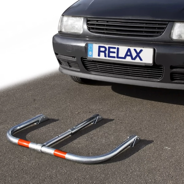 dönthető parkolóőr parkolásgátló masszív acél szerkezettel lehajtott állapotban