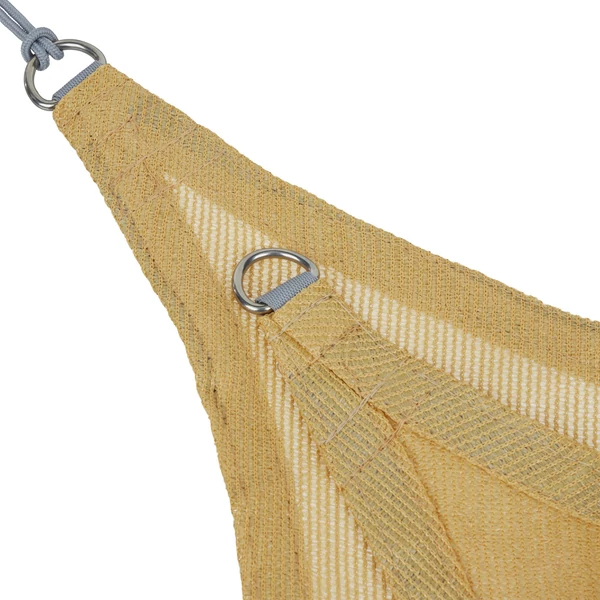 Bézs színű napvitorla sarkai a rozsdamentes acél rögzítő fülekkel