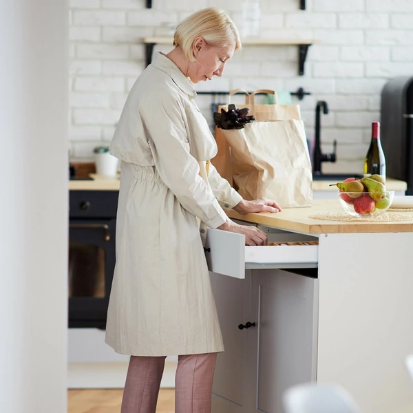 TILDA Bambusz Evőeszköztartó Állítható 35 - 57,5 cm