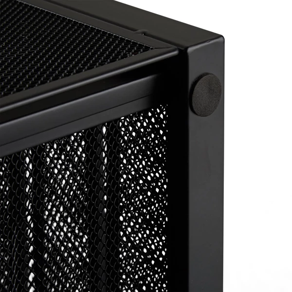 Fekete színű fémhálós álló iratrendező doboz egyik külső sarka