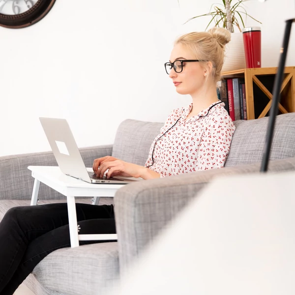 ZOTRA Bambusz Laptop Asztal