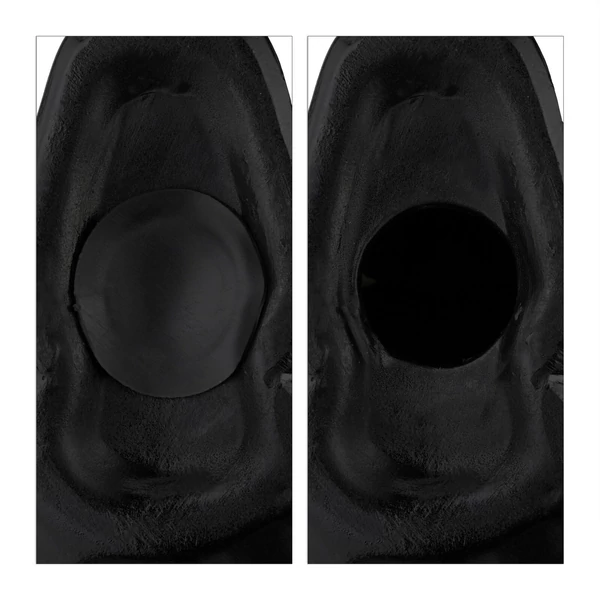 Fekete kerámia persely alsó része a nyilással 