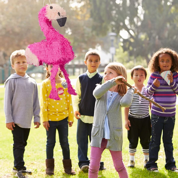 flamingó piñata színes party dekoráció gyerekeknek