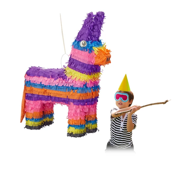 csíkos, színes szamár alakú pinata jobb oldalon egy kissráccal