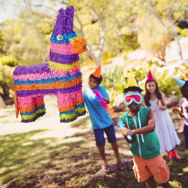 üthető színes szamár formájú pinata