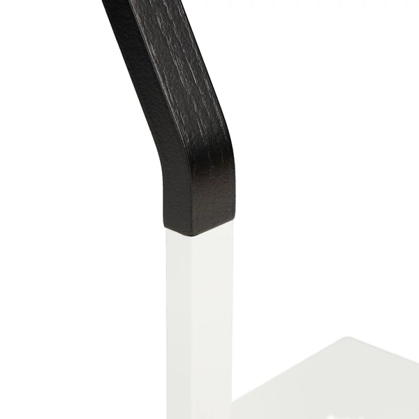 törölközőtartó állvány fekete-fehér színösszeállításban hajlított kivitelben