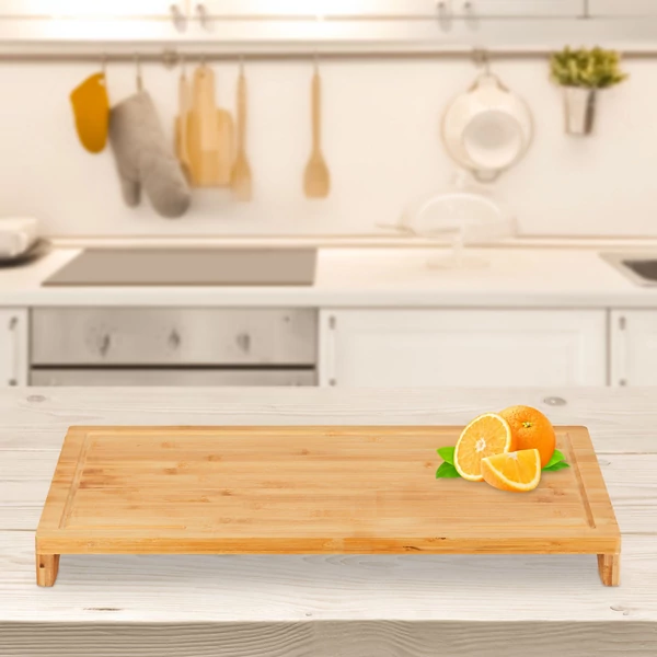 Manami bambusz lábakon álló nagyméretű vágódeszka a konyhapulton