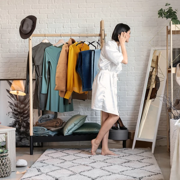 Praktikus vállfa ingek kabátok tárolásához