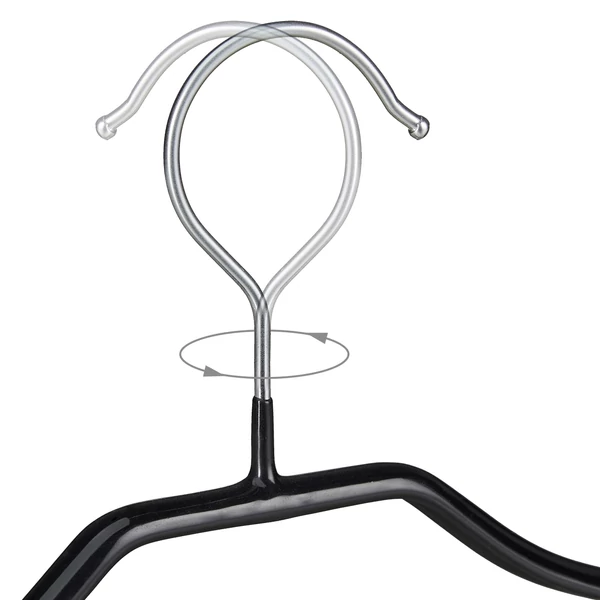 Körbeforgatható akasztókampók egy fekete színű csúszásgátló pvc bevonattal bevont felsőruházati vállfán