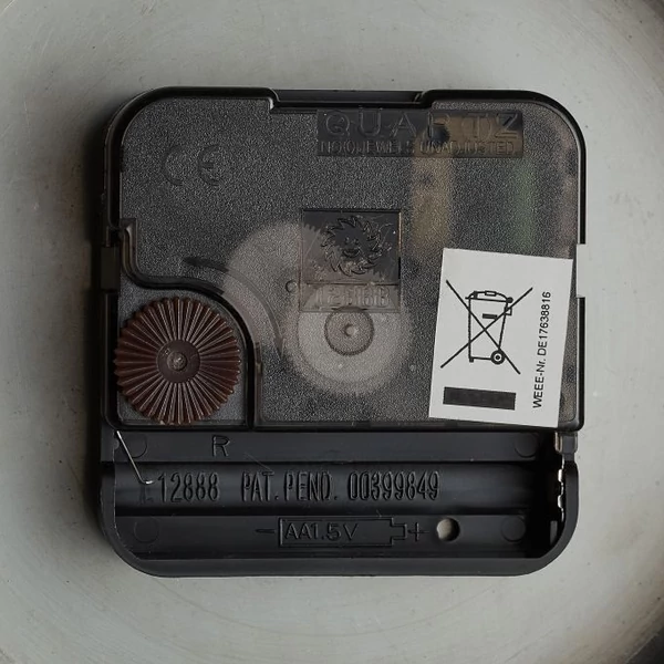 GRAFIC DIY Öntapadós Falióra
