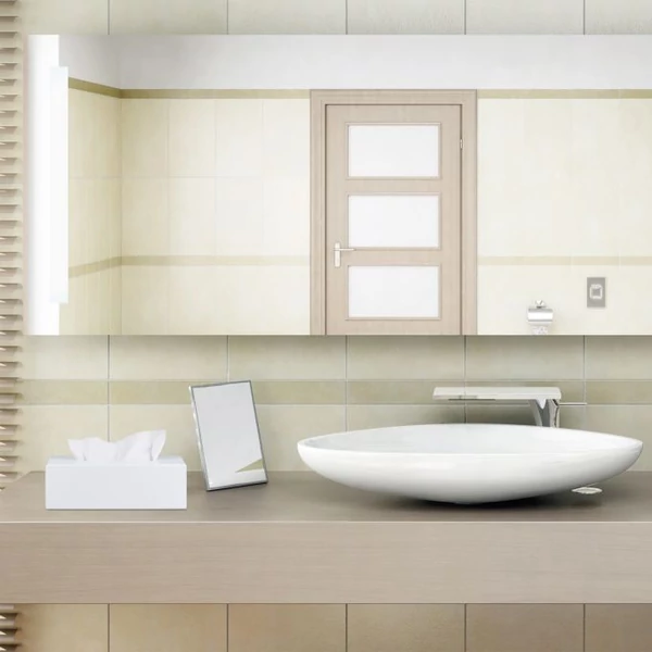 Fürdőszobai szekrényen a mosdó mellett elhelyezett kozmetikai kendő tartó