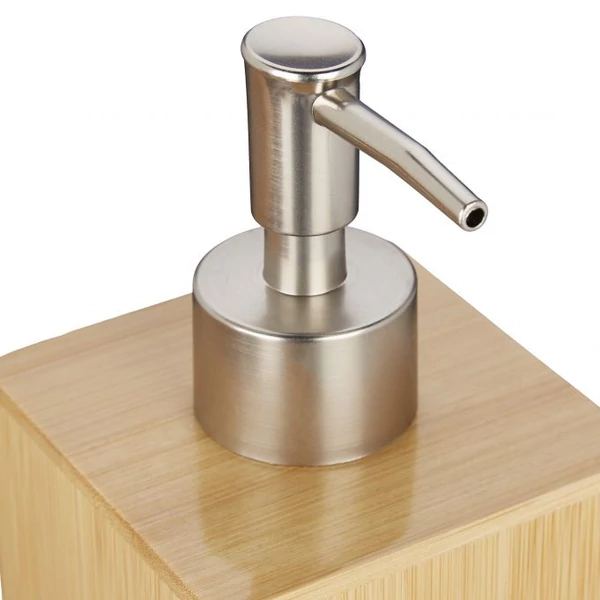 Rozsdamentes acél adagolófej egy bambusz szappanadagoló tégely tetején