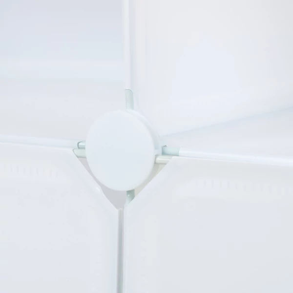 gyerekszobai szekrény ruhák cipők játékok