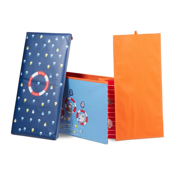 Színes műbőr borítás belső tárolós gyerekszobai puff összehajtva