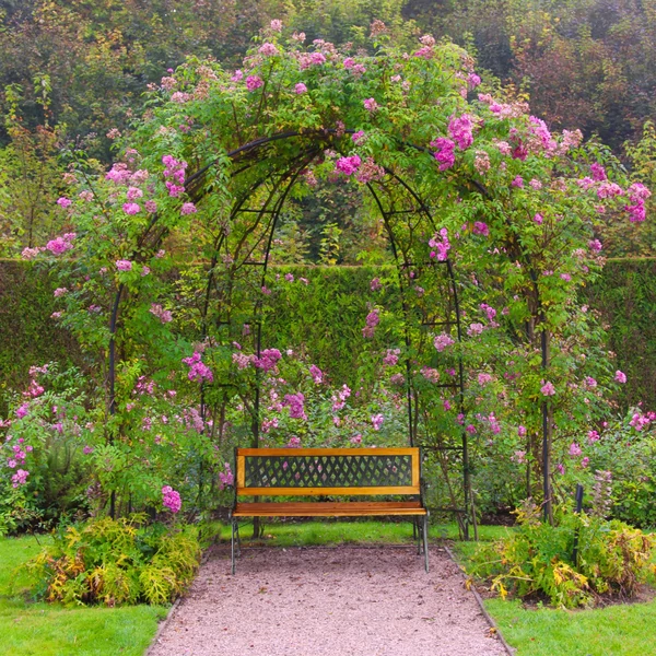 Fonott mintás Kerti Pad