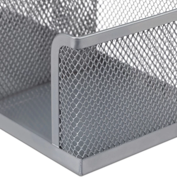 Morti ezüst színű fémhálós asztali rendező egyik külső sarka közelről