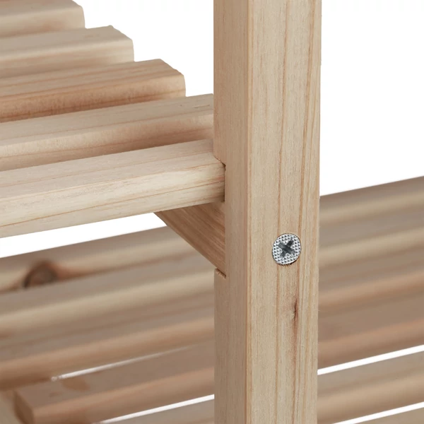 Fren natúr színű fából készült virágtartó állvány középső része közelről